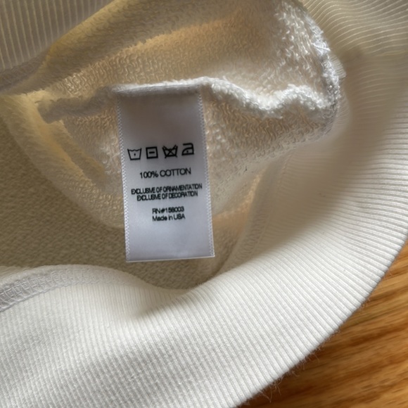 Sold out NYC white LOVE sweatshirt - Picture 4 of 6